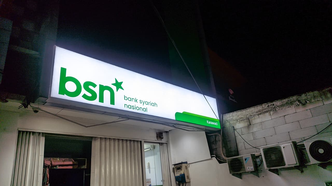 Wall Sign / Neon Box Tangerang | Signage Profesional & Modern untuk Branding Bank