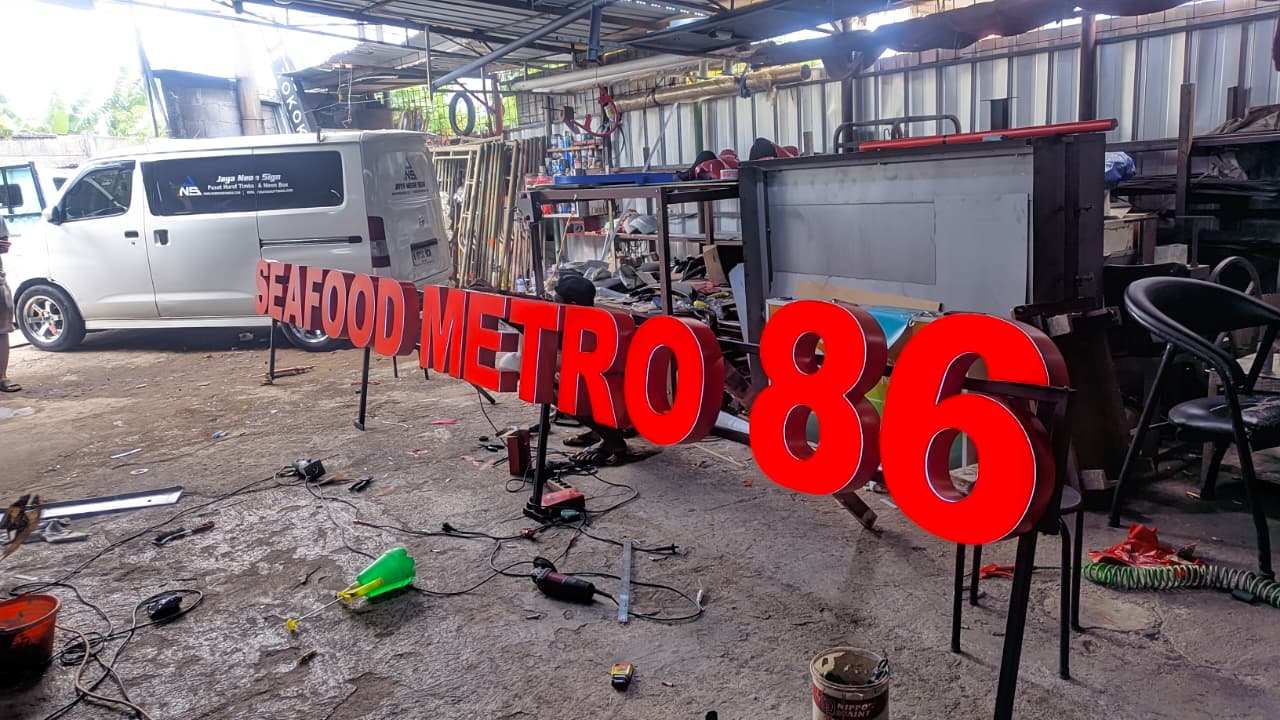 Jasa Huruf Timbul Jakarta & Sekitarnya | Papan Nama 3D Akrilik, Stainless, Galvanis