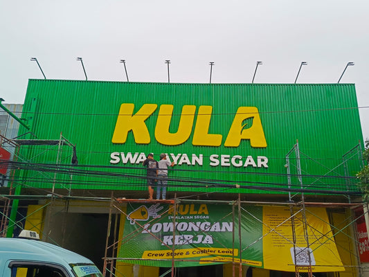 Neon Box vs Huruf Timbul LED: Mana yang Lebih Menarik Perhatian untuk Branding Bisnis?