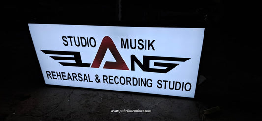 Jasa Pembuatan Neon Box Akrilik LED Custom untuk Toko & Usaha