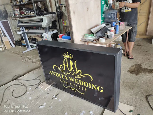 Neon Box 2 Sisi Nempel Dinding | Solusi Branding Terlihat dari Dua Arah