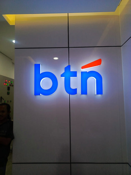 Huruf Timbul Akrilik | Solusi Signage Modern untuk Bisnis yang Lebih Profesional & Menarik