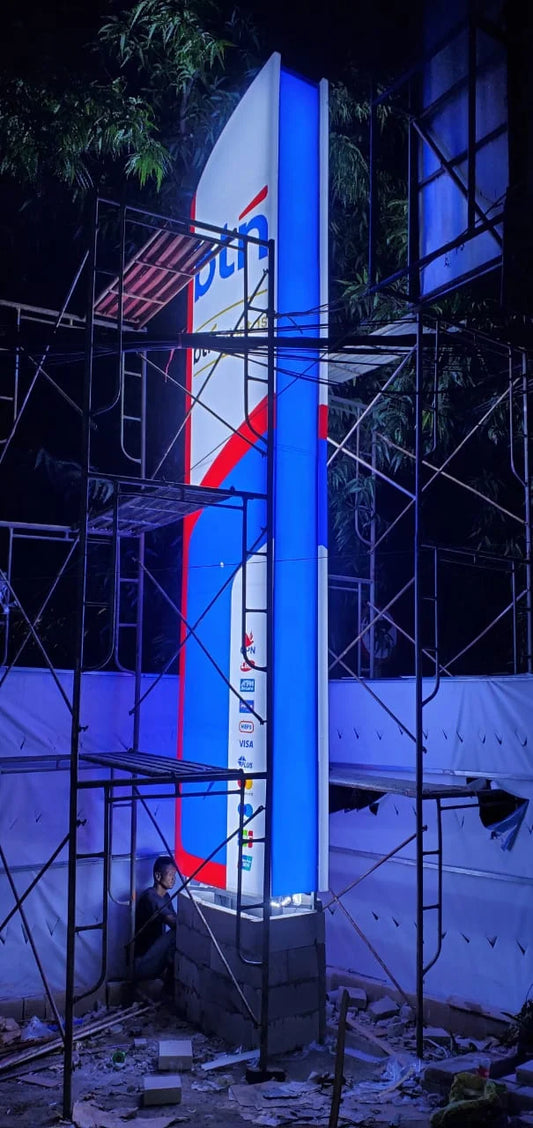 Pylon Sign Custom Berkualitas Tinggi: Solusi Branding Outdoor Modern untuk Meningkatkan Visibilitas Bisnis