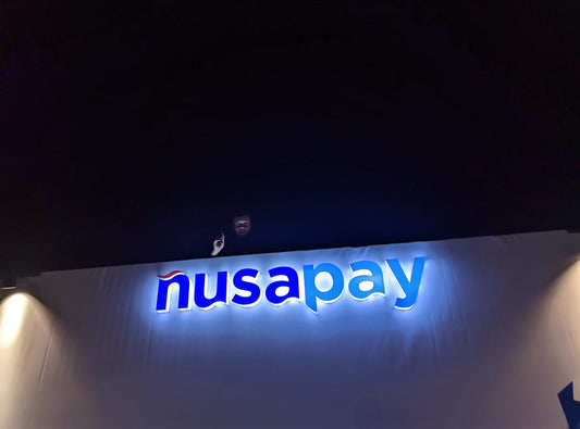 Evolusi Desain Neonbox dari Konvensional ke LED
