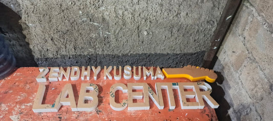Huruf Timbul Akrilik untuk Papan Nama Bisnis | Elegan, Modern, dan Profesional