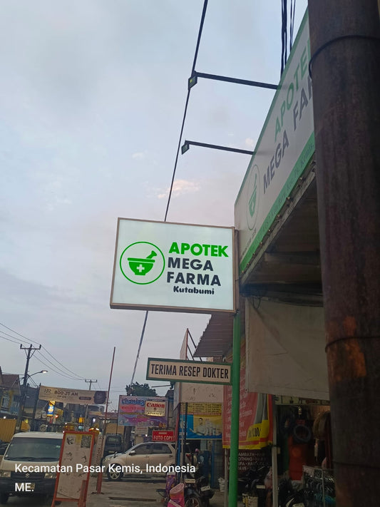 Rahasia Neon Box 2 Sisi Lebih Menarik Pelanggan di Pinggir Jalan