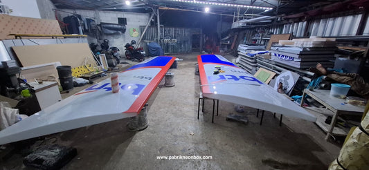 Pylon Sign Akrilik Custom LED | Tangerang