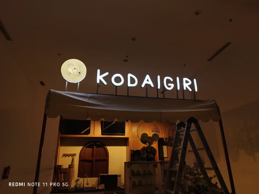 Neonbox Akrilik LED: Simbol Inovasi Desain Modern
