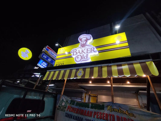 Langkah-Langkah Pemasangan Neonbox di Depan Toko