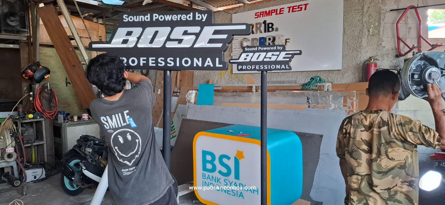 Neon Box Standing Jakarta – Media Promosi Profesional & Tahan Lama