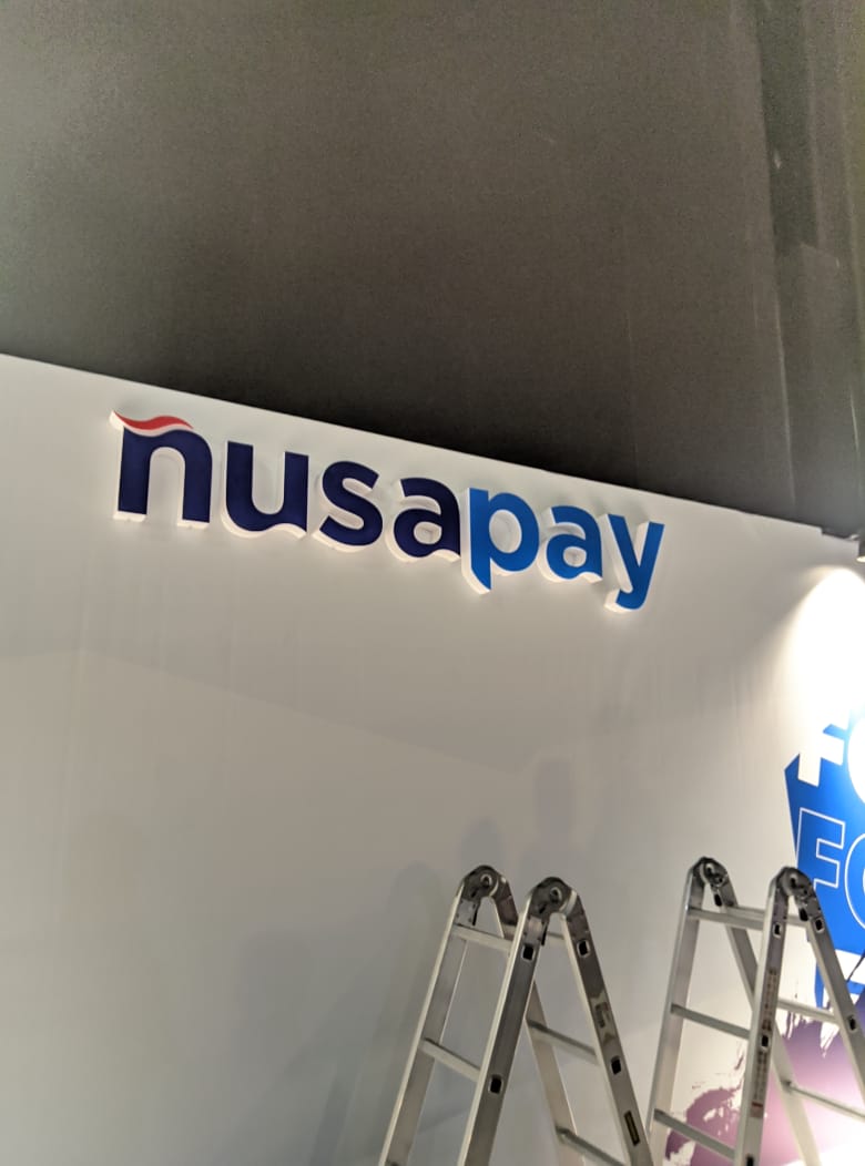 Huruf Timbul Akrilik Jakarta | Produksi & Pasang