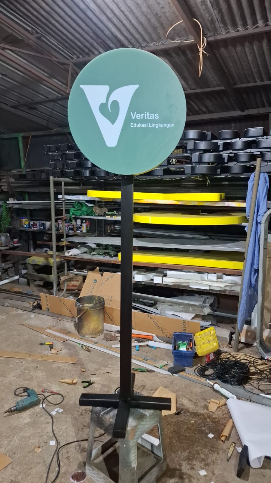 Standing Neon Box Portable 2 Sisi Diameter 80 cm | Neon Box LED Custom Berkualitas