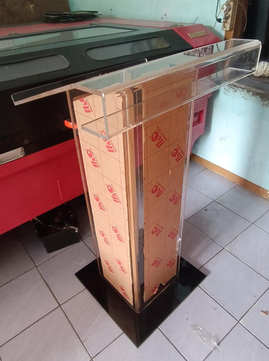 Podium Akrilik Custom – Solusi Mimbar Modern, Elegan & Profesional