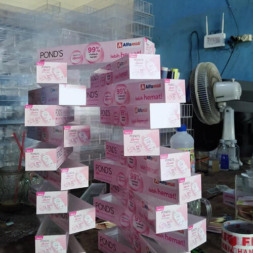 Jasa Pembuatan Display Akrilik Tangerang