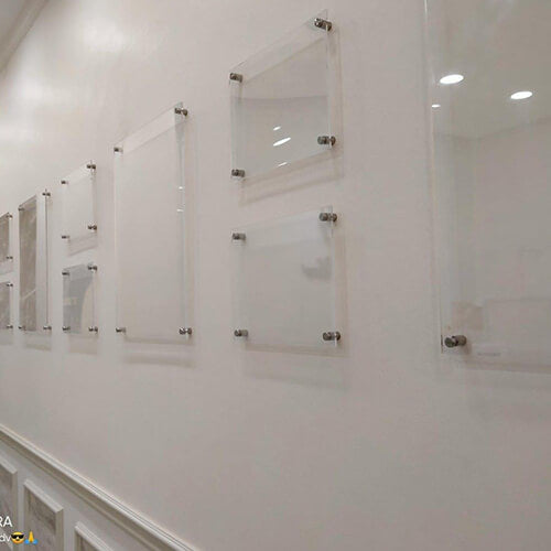 Display Akrilik Berkualitas – Jasa Produksi & Instalasi