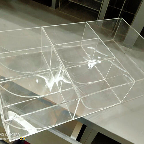 Display Akrilik Tangerang Custom Desain Sesuai Kebutuhan Bisnis