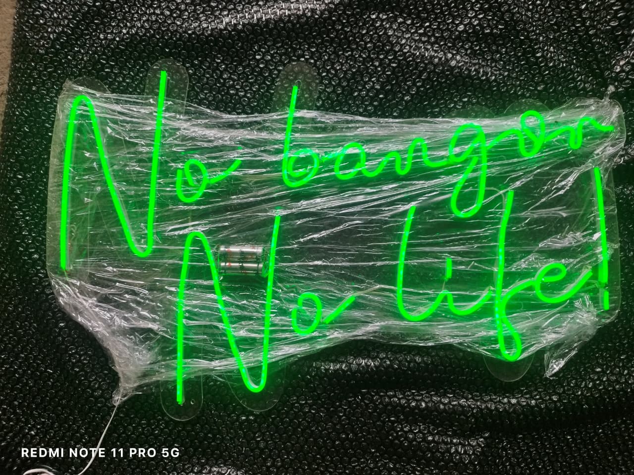 Neon Flex Custom Signage – Papan Nama LED Fleksibel & Tahan Lama